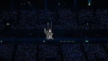 Задник до фильму"아이유 콘서트 : 더 위닝" #704098