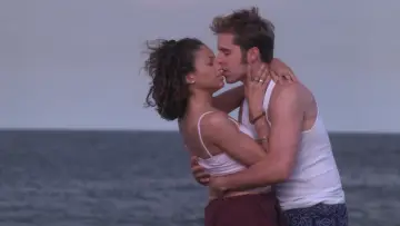 Задник до фильму"LOVE LOVE" #971244