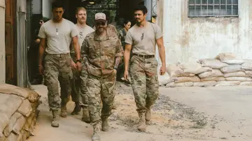Задник до фільму "Brothers Under Fire" #815041