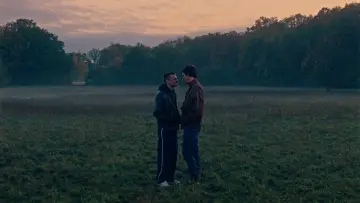 Задник до фільму "Шкіра до шкіри" #637085
