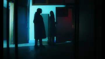 Задник до фильму"Captive" #915553