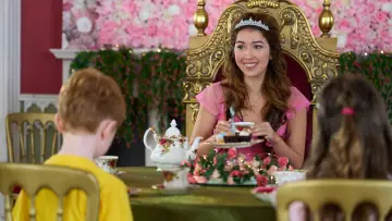 Задник до фильму"Royal-ish" #880245