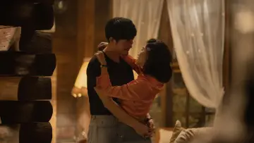 Задник до фильму"สุสานคนเป็น" #855349