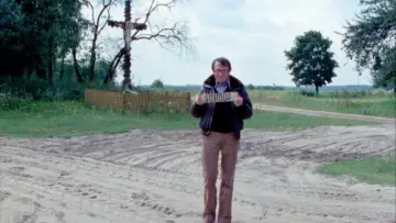 Задник до фільму "Je n