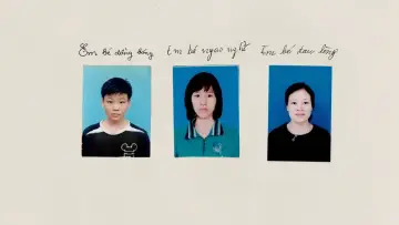 Задник до фільму "Em bé đồng bóng, em bé ngạo nghễ và em bé đau lòng" #1142342