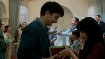 Задник до фильму"Patah Hati Yang Kupilih" #538992