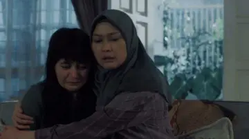 Задник до фильму"Patah Hati Yang Kupilih" #539005