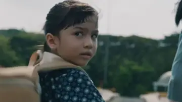 Задник до фильму"Patah Hati Yang Kupilih" #539009