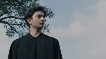 Задник до фильму"Patah Hati Yang Kupilih" #539011