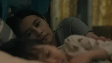 Задник до фильму"Patah Hati Yang Kupilih" #539018