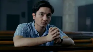 Задник до фильму"Patah Hati Yang Kupilih" #539020