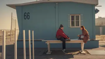 Задник до фільму "La vita da grandi" #694157