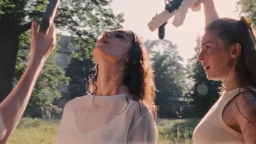 Задник до фильму"Glorious Summer" #530453