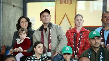 Задник до фильму"Başka Bir Sen" #880035
