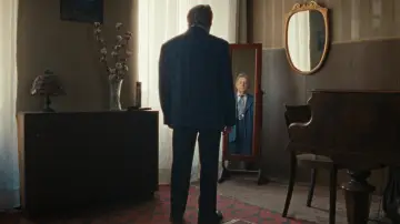Задник до фильму"The Loneliest Man in Town" #536842
