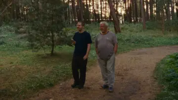 Задник до фільму "Гість" #980030