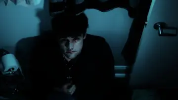 Задник до фильму"Despite Everything" #1181086