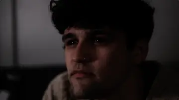 Задник до фильму"Despite Everything" #1181088