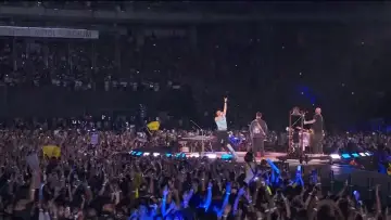 Задник до фильму"Coldplay - Live In Ahmedabad" #734472