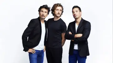 Задник до фильму"Ferrari, Tsamere, Lecaplain : La Tournée du Trio" #650073