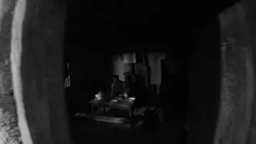 Задник до фільму "L