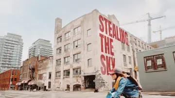 Задник до фільму "Stealing the Sky" #1192556