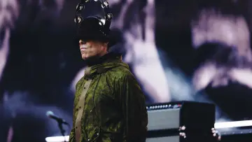 Задник до фільму "Oasis: Don