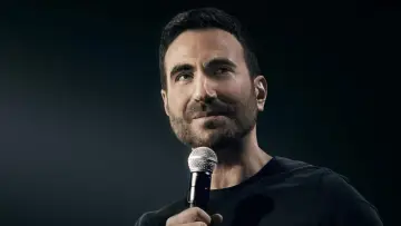Задник до фильму"Brett Goldstein: The Second Best Night of Your Life" #941127
