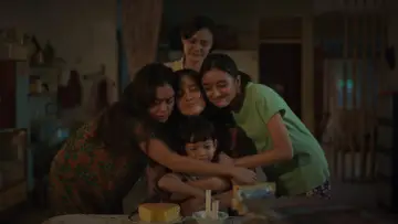 Задник до фильму"Andai Ibu Tidak Menikah Dengan Ayah" #787451