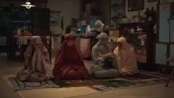 Задник до фильму"Andai Ibu Tidak Menikah Dengan Ayah" #787470