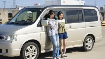 Задник до фильму"兄を持ち運べるサイズに" #977442