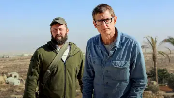 Задник до фильму"Louis Theroux: The Settlers" #1142659