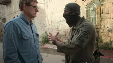 Задник до фильму"Louis Theroux: The Settlers" #784029