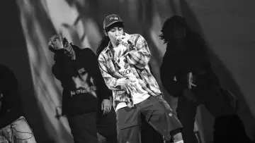 Задник до фільму "j-hope TOUR [HOPE ON THE STAGE] in Japan" #977621