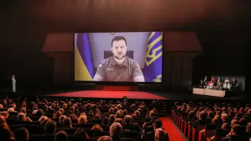 Задник до фільму "Zelensky" #1629575