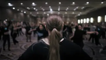 Задник до фильму"Room to Move" #830614