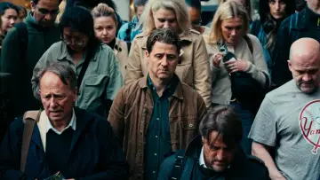 Задник до фільму "Everyone Is Lying to You for Money" #843845