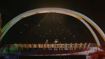 Задник до фильму"സർവം മായ" #532338