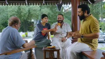 Задник до фильму"സർവം മായ" #532340