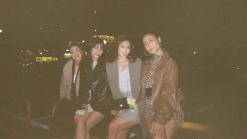 Задник до фільму "Midnight Girls" #1652326