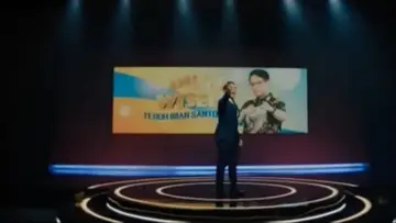 Задник до фильму"Check Out Sekarang, Pay Later (Caper)" #541309