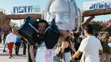 Задник до фільму "Фіаско: Трагедія на фестивалі Astroworld" #789742
