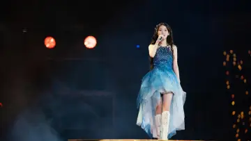 Задник до фильму"2024 IU HEREH WORLD TOUR CONCERT IN SEOUL" #871969