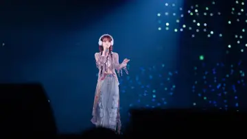 Задник до фильму"2024 IU HEREH WORLD TOUR CONCERT IN SEOUL" #871970