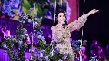Задник до фильму"2024 IU HEREH WORLD TOUR CONCERT IN SEOUL" #871974