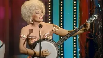 Задник до фільму "Dolly Parton : L