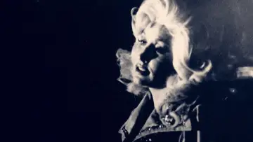 Задник до фільму "Dolly Parton : L
