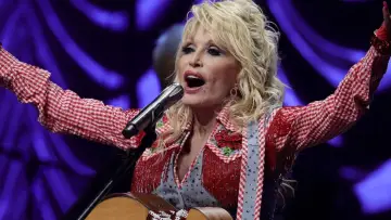 Задник до фільму "Dolly Parton : L
