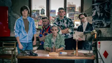 Задник до фільму "High School Heist" #617264