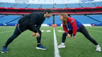 Задник до фильму"Holiday Touchdown: A Bills Love Story" #979379
